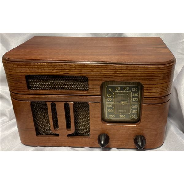 Vintage Radio, Excellent Condition, Canadian General Electric