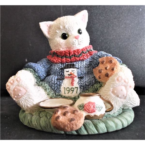 Calico Kittens  A Dash Of Love Makes A Sweater  1997 - In Box