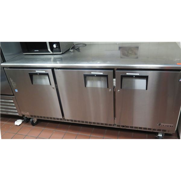 Everest Refrigeration ETBR3 3-Section Undercounter Refrigerator