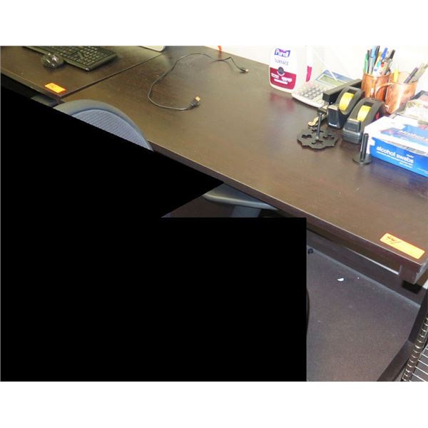 Desk w/ Wooden Legs 23"x48" (Contents not included)