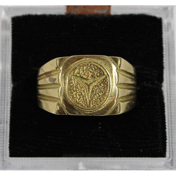 MENS SIZE 12 ESTATE RING W/ MERCEDES EMBLEM