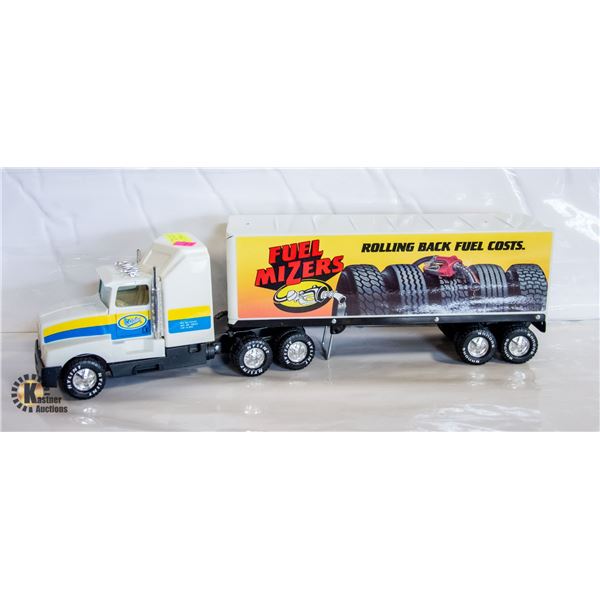 NYLINT 1/8 SCALE SEMI TRUCK/TRAILER MODEL