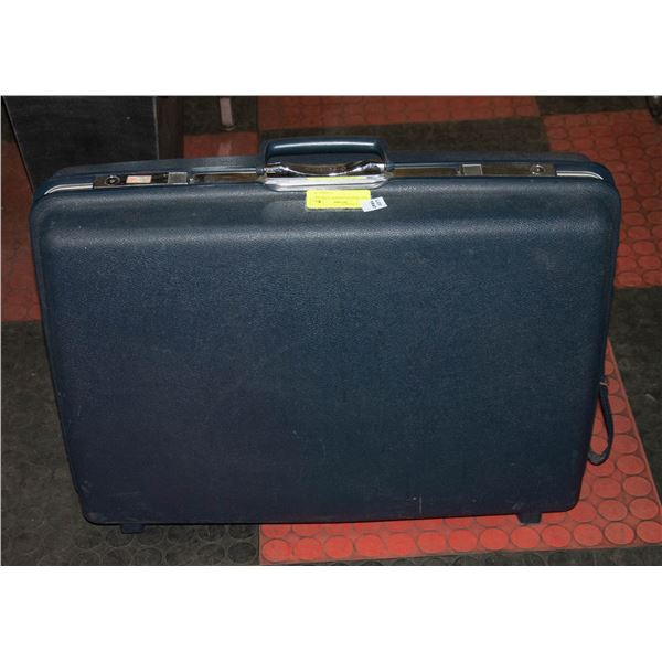 VINTAGE 1970'S SAMSONITE SUITCASE