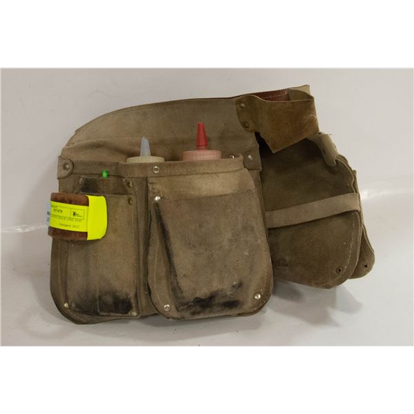 TOOL BELT WITH CHALK LINE AND POWDER