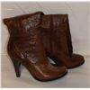 Image 1 : GUESS 7 1/2M BROWN TALL BOOTS (NEW)