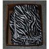 Image 1 : 11 METERS OF ZEBRA LIKE FABRIC