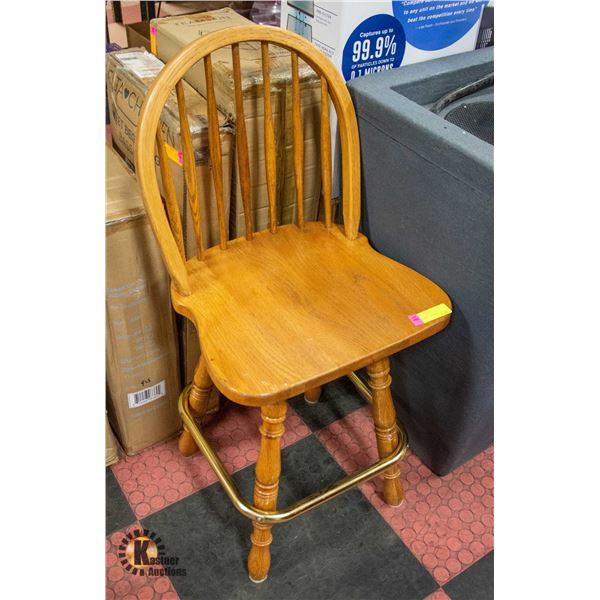 WOOD SWIVEL BAR STOOL