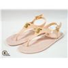 Image 1 : PAIR OF MICHAEL KORS PEACH SANDALS - LADIES