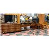 Image 1 : VINTAGE QUEEN SIZE BEDROOM SUITE