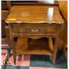 Image 2 : VINTAGE QUEEN SIZE BEDROOM SUITE