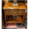Image 4 : VINTAGE QUEEN SIZE BEDROOM SUITE