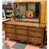 Image 5 : VINTAGE QUEEN SIZE BEDROOM SUITE