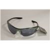 Image 1 : PAIR OF NEW FOSTER GRANT 100% uv PROTECTION
