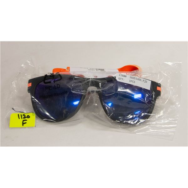 PAIR OF NEW PANAMA JACK 100% uv PROTECTION