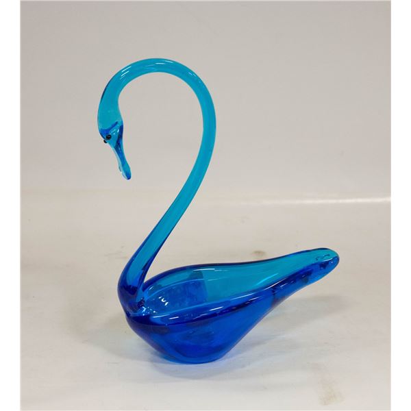 VINTAGE CHALET ART GLASS SWAN BOWL 10”