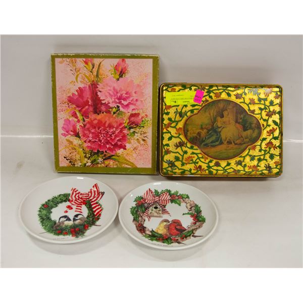 VINTAGE MACFARLANE LANG &CO BISCUIT TIN /
