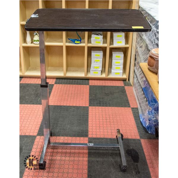 ADJUSTABLE COMPUTER TABLE ON WHEELS