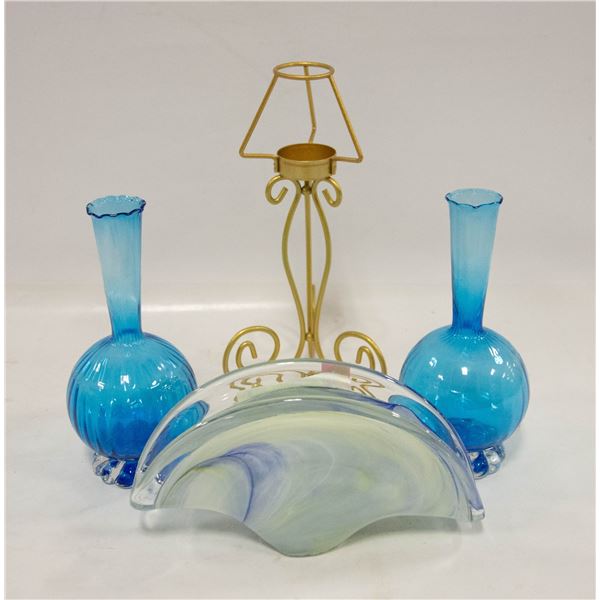 VINTAGE ART GLASS LOT- SHELL SHAPED ART GLASS