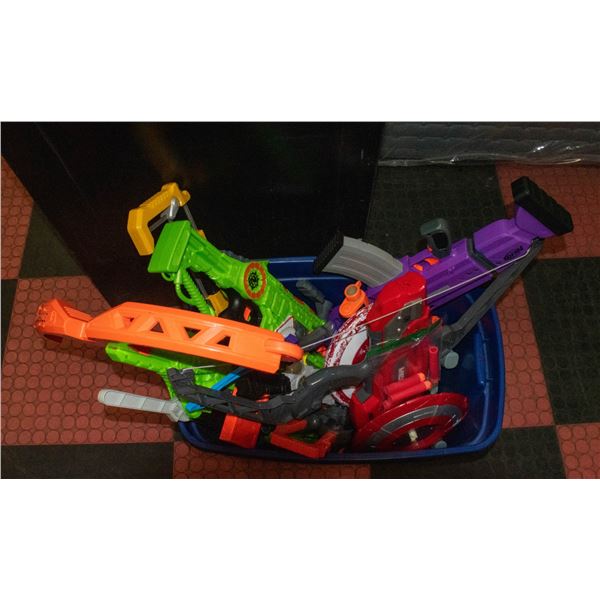 LOT OF NERF GUNS