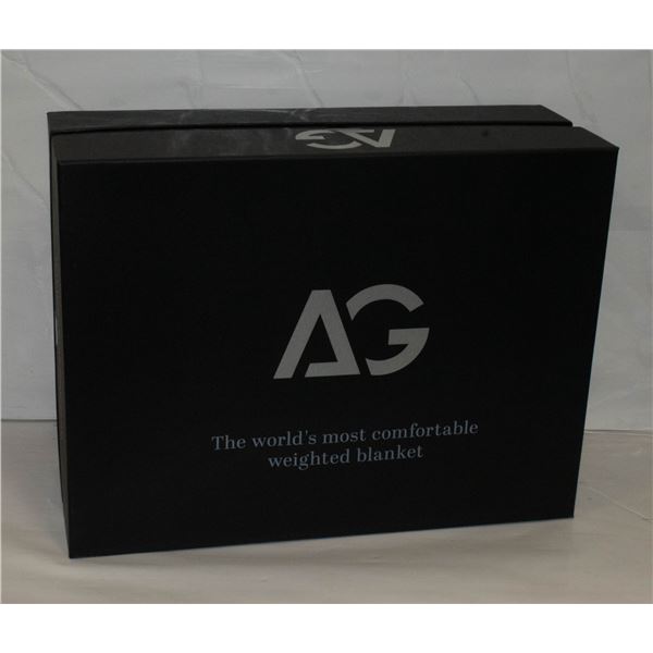 NEW QUEEN SIZED 12LBS WEIGHTED BLANKET