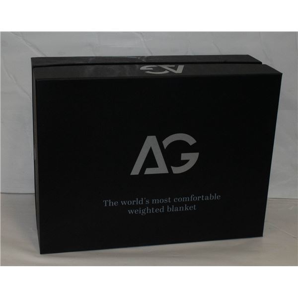 NEW QUEEN SIZED 12LBS WEIGHTED BLANKET