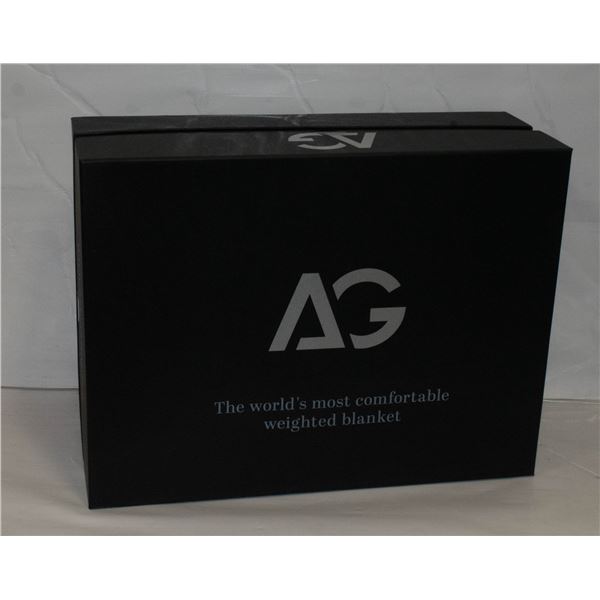 NEW QUEEN SIZED 12LBS WEIGHTED BLANKET