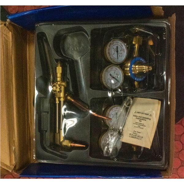 WELDING AND CUTTING OUTFIT