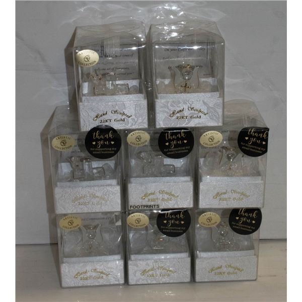 LOT WITH  22 KT HAND SCULPTED ANGELS & CROSSES