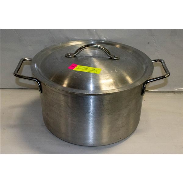 LARGE CAST ALUMINUM POT WITH LID