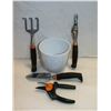 Image 1 : FISCAR LOT,SHEARS,TROWEL,RAKE,WEEDER,