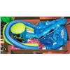 Image 1 : BOX OF INFLATABLE POOL/WATER TOYS AND