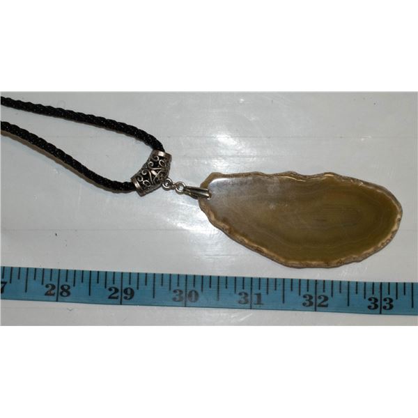 ESTATE AGATE SLICE SPECIMEN PENDANT NECKLACE