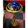 Image 1 : GLOBE ON PEDESTAL