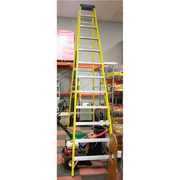 12FT FEATHERLITE 300LBS MAX A FRAME LADDER