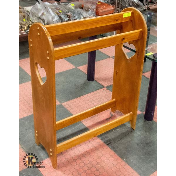 WOODEN BLANKET HOLDER