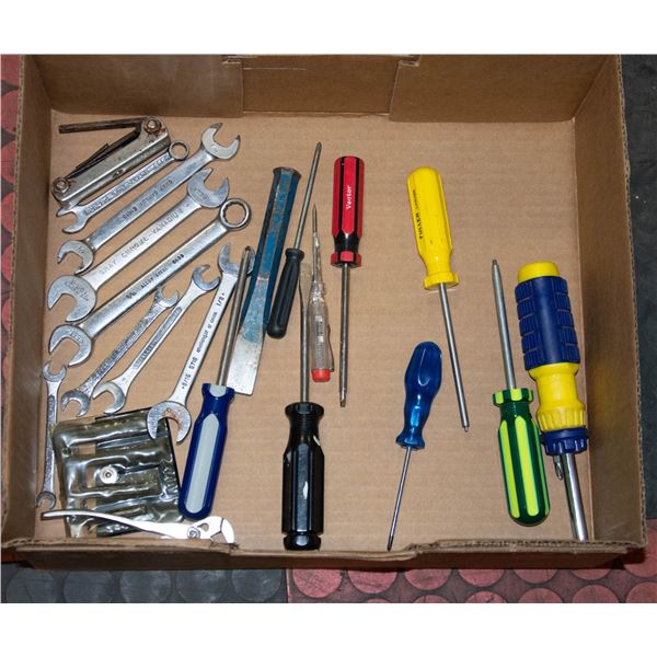 ASST TOOLS SOME GRAY WRENCHES