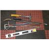 Image 1 : LOT OF HAND TOOLS INCLUDES PRY BAR, LEVEL, HAMMER