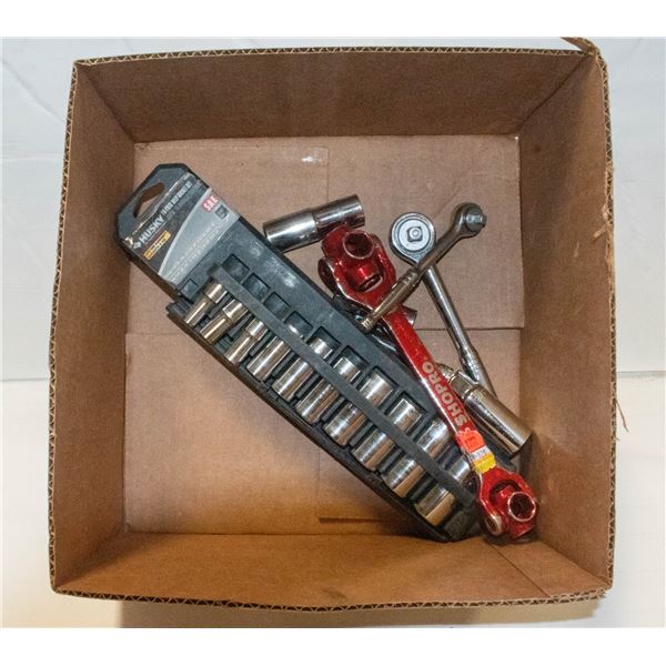 BOX OF SOCKETS AND SEVERAL DRIVES