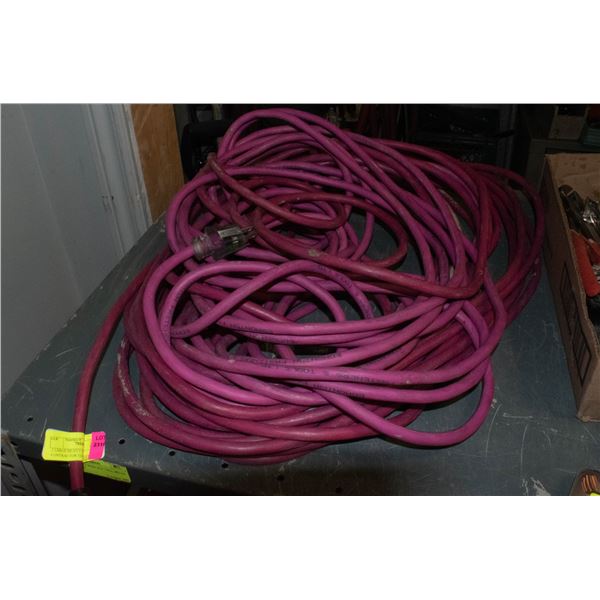 2 LARGE HEAVY DUTY CONTRACTOR GADE EXTENSION CORDS