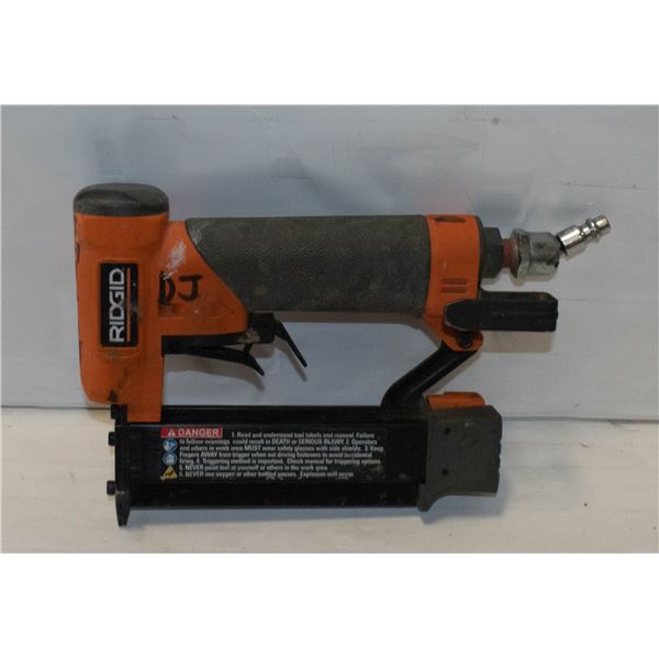 RIDGID R138HPA HEADLESS PINNER