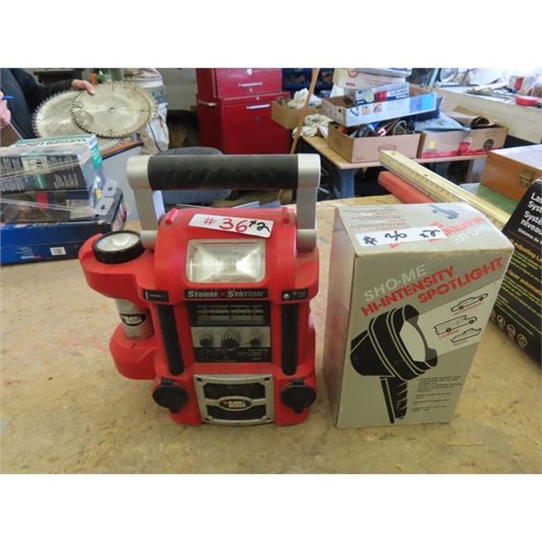 Black&Decker Storm Station Radio Light