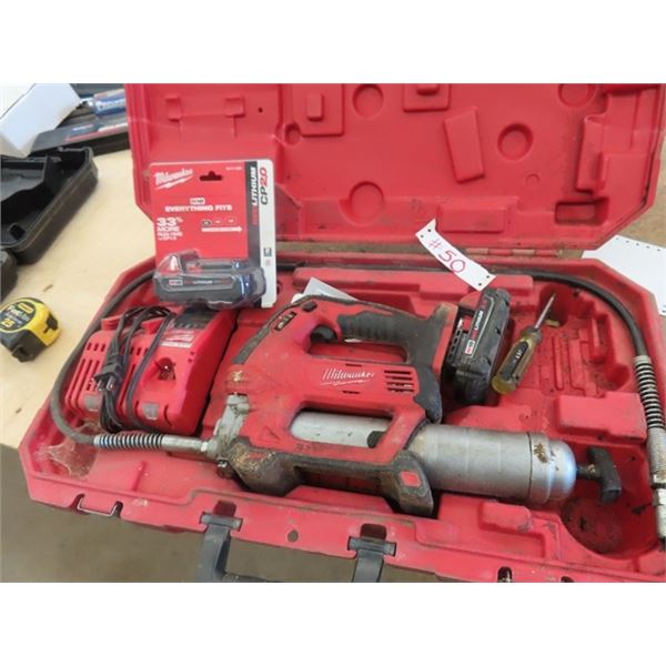 Milwaukee 18 V Cordless Grease Gun with 2 