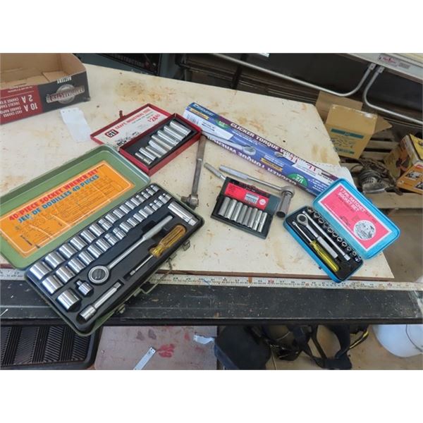 Sockets, Ratchets, And Torque Wrench 