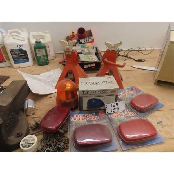 (2) 3 Ton Stabilizing Jacks, 2 Emergency Beacons