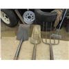 Image 2 : 2 Forks, Rake, Spade, Roofing Shovel