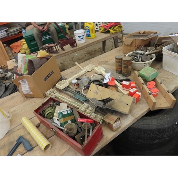 Carpenters Package; Levels, 2 Mitre Saws