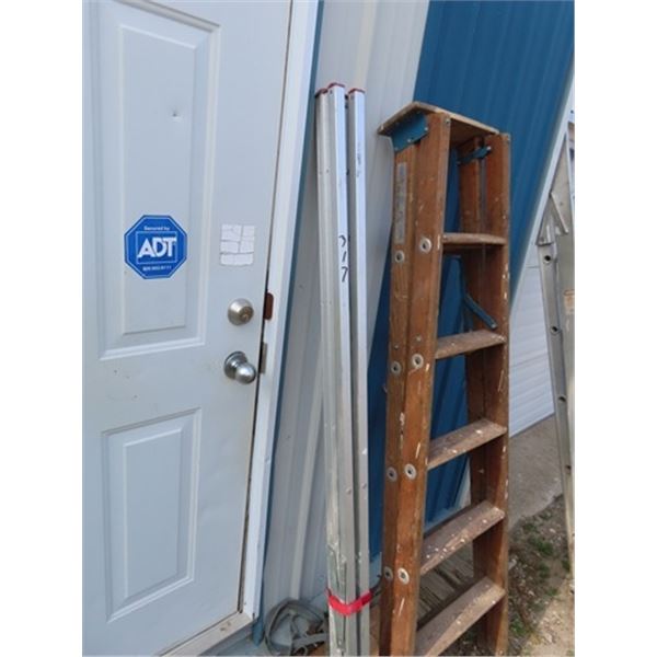 Aluminum Folding RV 6' Ladder 