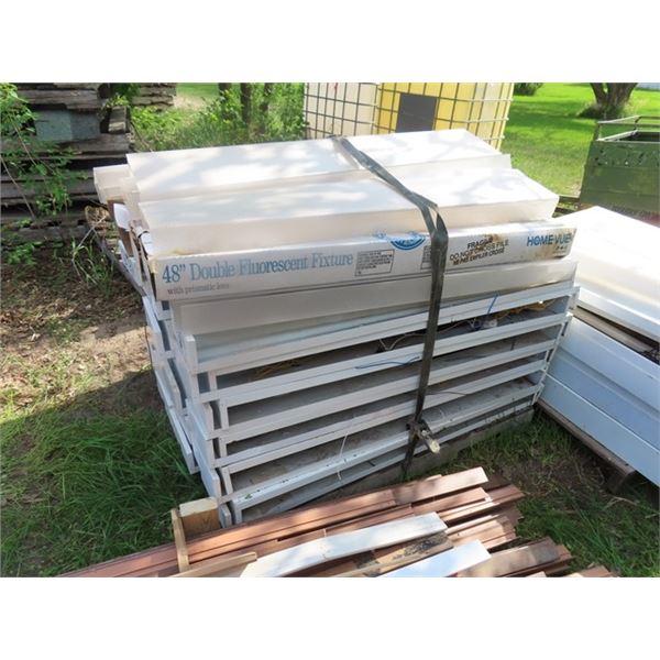 48' Fluorescent Light Fixtures 