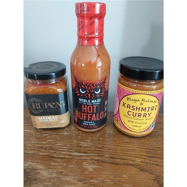 NEW 3 PC KASHMIRI CURRY MILD, RUPENS MADRAS CURRY SAUCE, NOBLE MADE HOT BUFFLO WING SAUCE