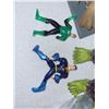 Image 4 : LOT OF VARIOUS SUPER HERO COMIC TOYS